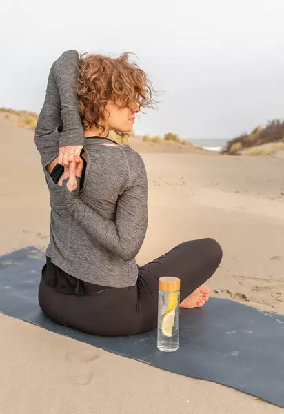 Бутылка-инфьюзер с крышкой из бамбука - 046P436.380