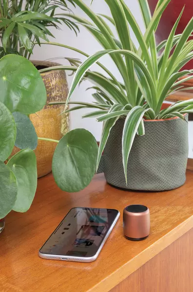 Маленькая беспроводная алюминиевая колонка - 046P329.398