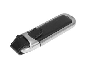 USB 3.0- флешка на 128 Гб с массивным классическим корпусом черный,серебристый
